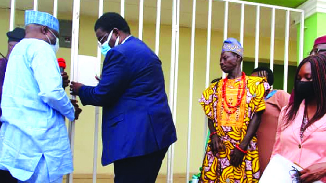 Federal Government donates animal health centre to Ogun